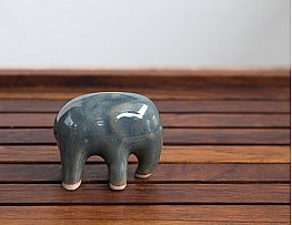 Слон. Чайная фигурка из глины, селадон